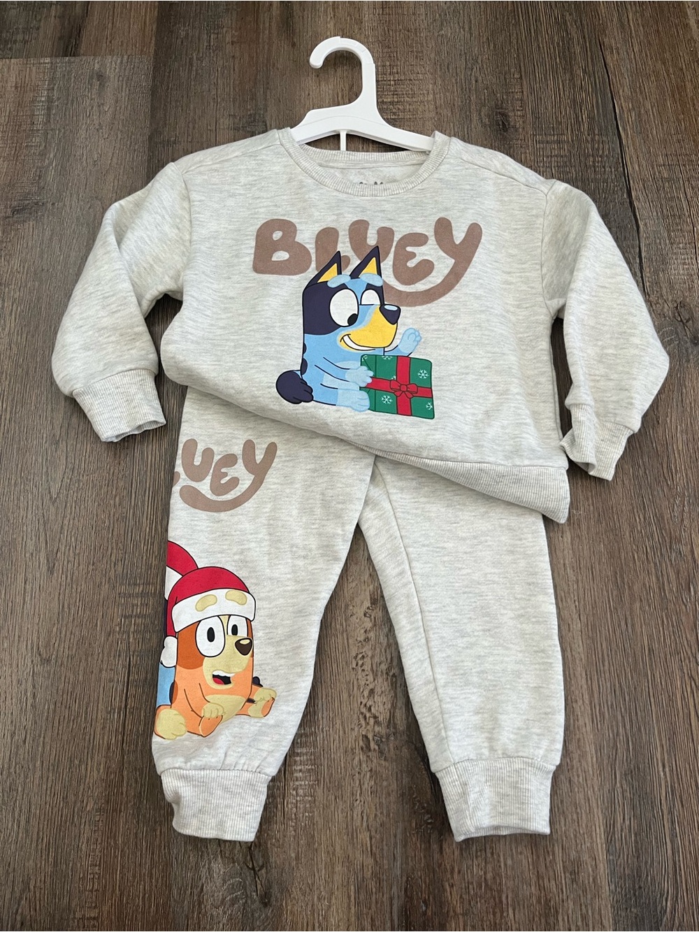 NWOT Disney Bluey Sweatpants Outfit - Christmas - Bingo - Size 2T